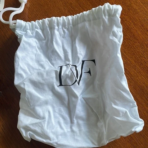 NWT Diane Vonfurstenberg green clutch 5.5 x 4 x 2 Von Furstenberg - Picture 9 of 11